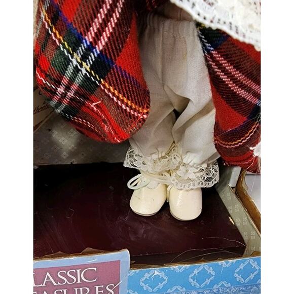 Collector's Choice Genuine Fine Bisque Porcelain Doll Near Mint Condition - Picture 8 of 12